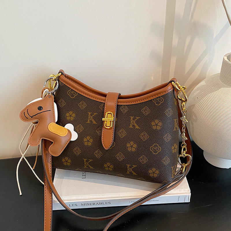 Famous style women's chain str - đánh giá và giá Diaper Wallet Portable