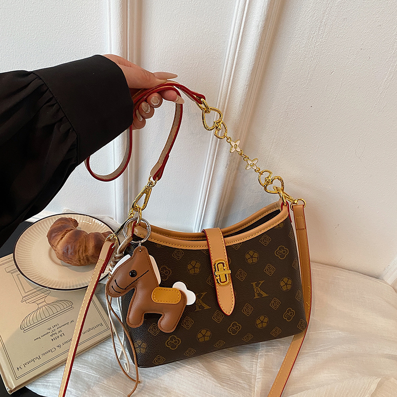 Famous style women's chain str - đánh giá và giá Diaper Wallet Portable